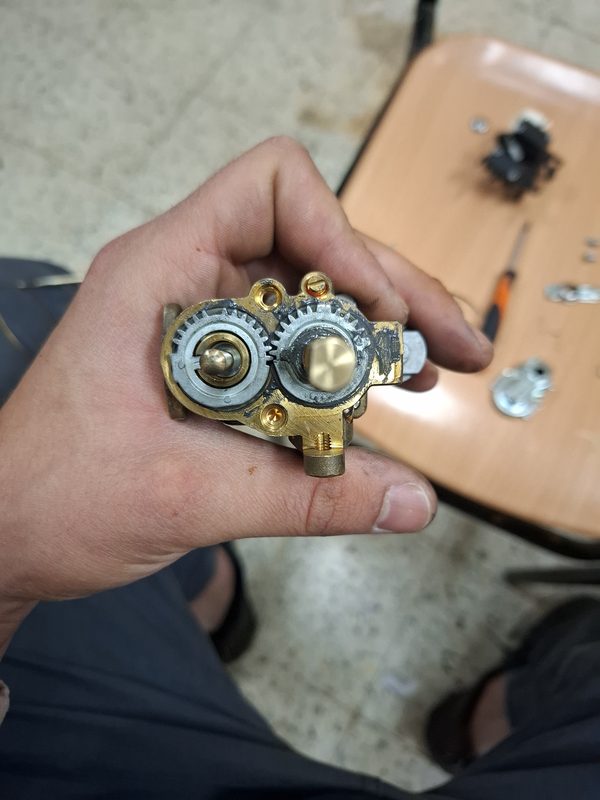 Water heater gas valve gear assembly — SALAASA TECH field repair